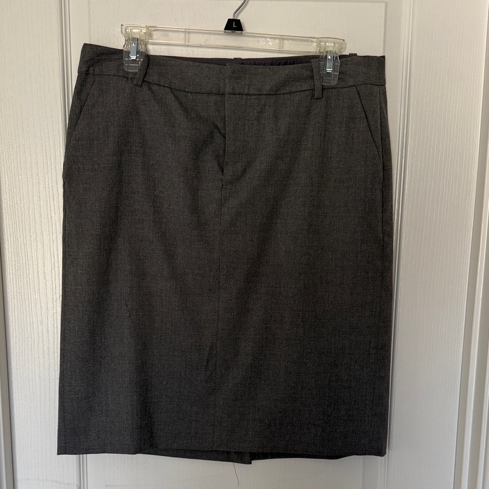 Women's Eddie Bauer Gray Wool Fully Lined Pencil Skirt Size 8